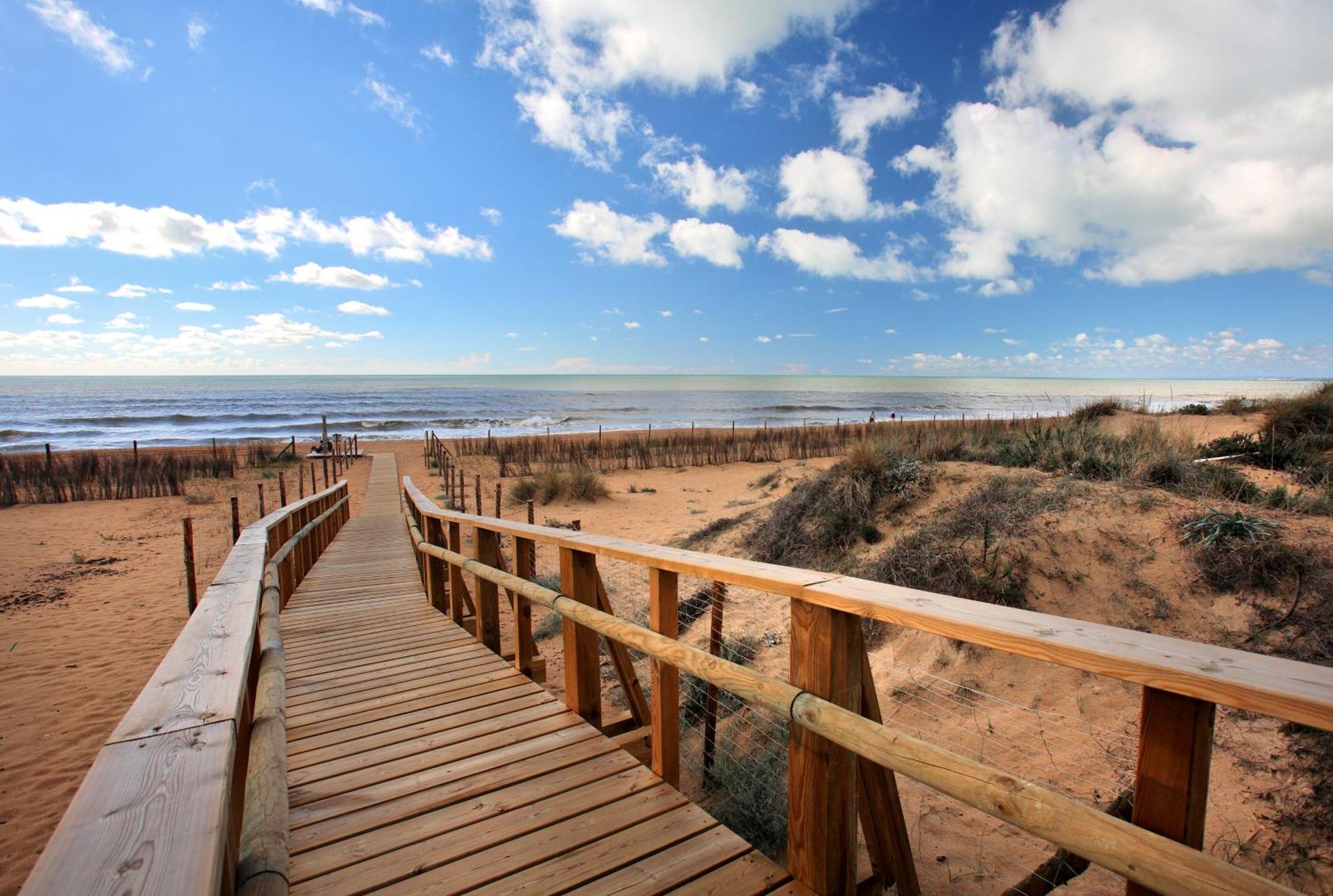 Barcelo Punta Umbria Beach Resort Esterno foto
